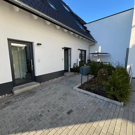 Moderne Wohnung Karlsruhe Neureut, Fussbodenheizung - Regendusche - Waschmaschine - Stellplatz Екстериор снимка