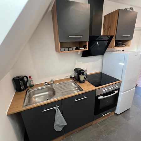 Moderne Wohnung Karlsruhe Neureut, Fussbodenheizung - Regendusche - Waschmaschine - Stellplatz Екстериор снимка