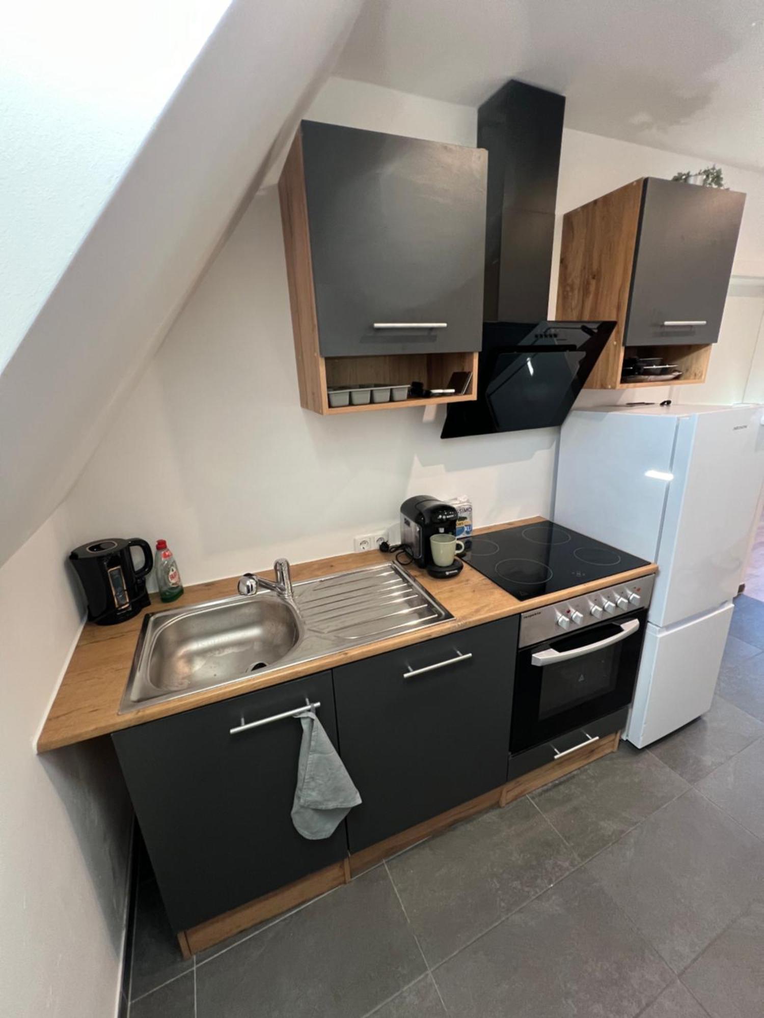 Moderne Wohnung Karlsruhe Neureut, Fussbodenheizung - Regendusche - Waschmaschine - Stellplatz Екстериор снимка