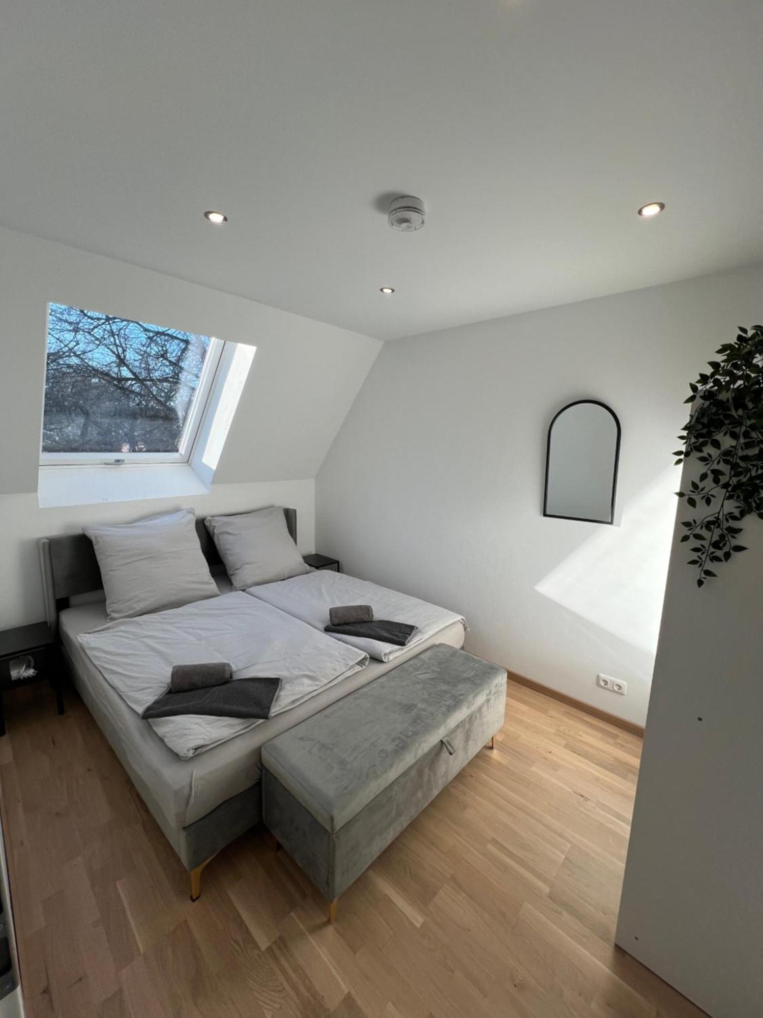 Moderne Wohnung Karlsruhe Neureut, Fussbodenheizung - Regendusche - Waschmaschine - Stellplatz Екстериор снимка